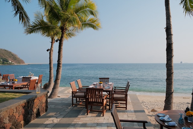 Preços abusivos em restaurantes na alta temporada: o que diz a lei e quais os riscos Preços abusivos em restaurantes